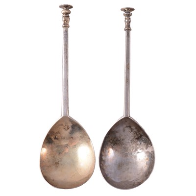 Lot 91 - Two English seal-top spoons