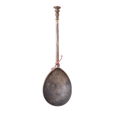 Lot 90 - Early silver seal top spoon, prick marked 1611