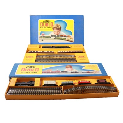 Lot 70 - Hornby Dublo, a quantity of OO gauge model railway, 3-rail, including two sets