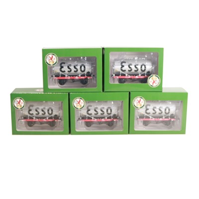 Lot 5 - Lionheart Trains, five O-gauge scale model railway 'Esso' tanker wagons