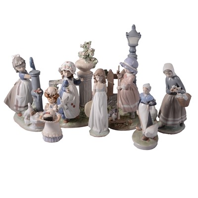 Lot 48 - Collection of Lladro and other similar figurines