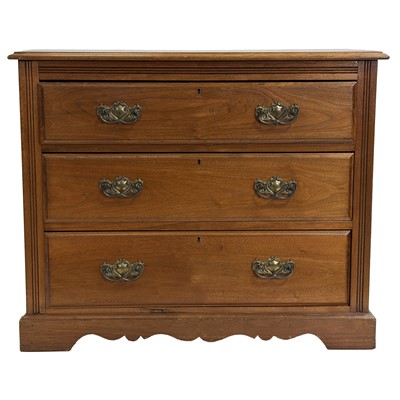 Lot 277 - Victorian walnut chest of drawers