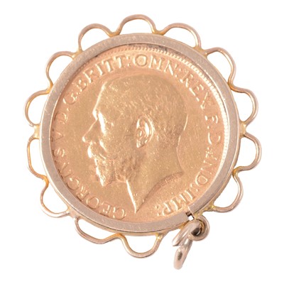 Lot 130 - A Gold Full Sovereign Coin pendant.