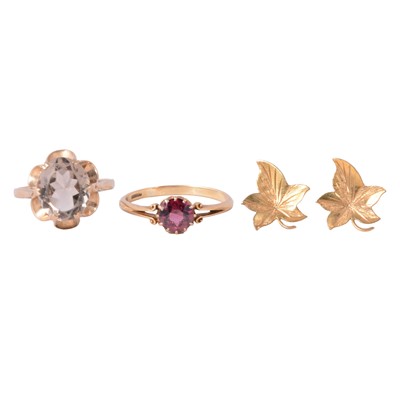 Lot 279 - Two gemset rings, and a pair of gold earstuds.