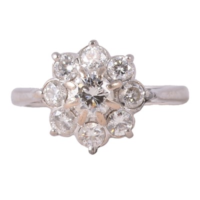 Lot 83 - A diamond cluster ring.