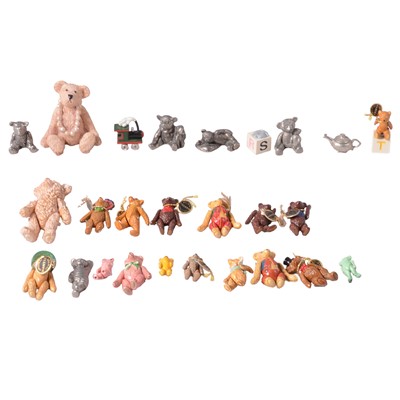 Lot 131 - Collection of miniature Hantel hand-painted pewter figures - Teddy bears