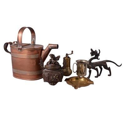 Lot 89 - Box of decorative metalwares