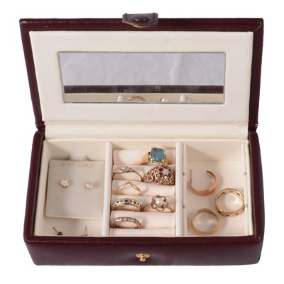 Lot 281 - A collection of gold and yellow metal rings, and earrings.