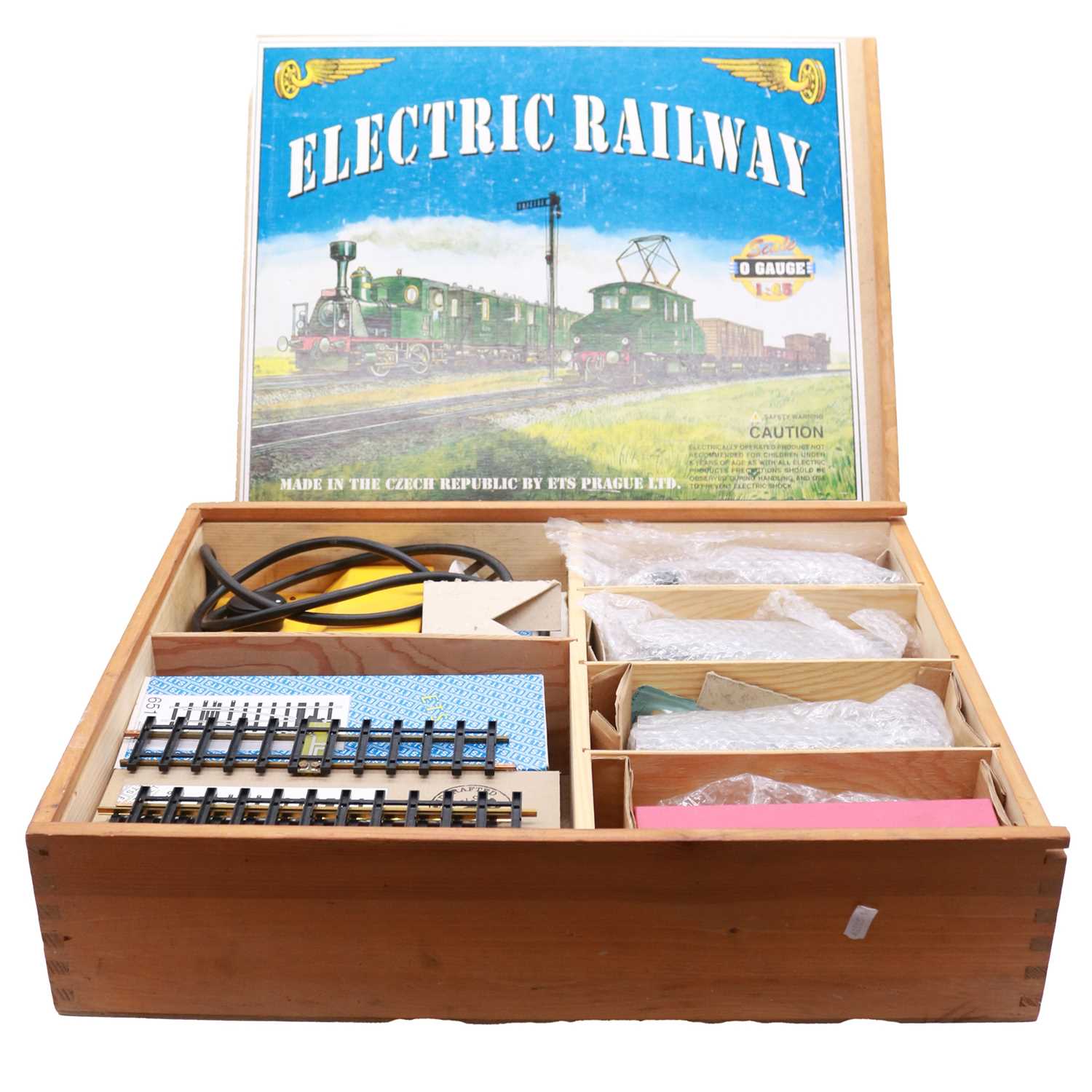 Lot 45 - ETS, O-gauge electric model railway, boxed set together with nine additional coaches and wagons