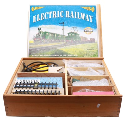 Lot 45 - ETS, O-gauge electric model railway, boxed set together with nine additional coaches and wagons