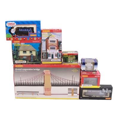 Lot 101 - Hornby (China), a quantity of OO gauge model railway locomotives and trackside