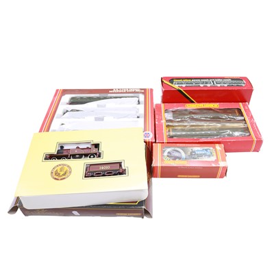 Lot 77 - Hornby, small quantity of OO gauge model railway