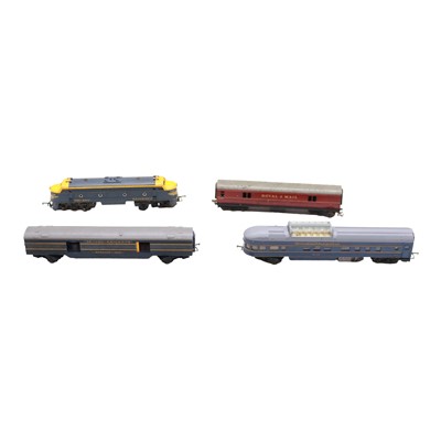 Lot 80 - Triang/ Hornby, and others, a collection of loose OO gauge model railway