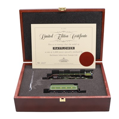 Lot 84 - Bachmann Branchline, a OO gauge limited edition Class B1 4-6-0 locomotive, "Mayflower"