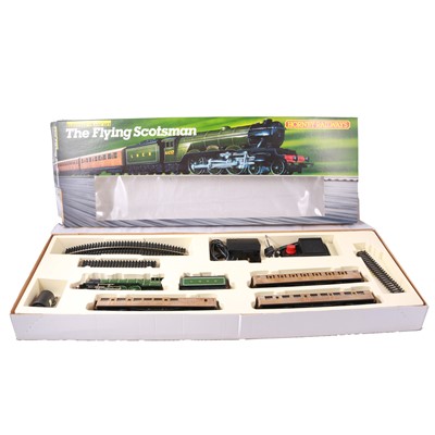 Lot 116 - Hornby/ Bachmann and IHC, HO gauge model railway locomotives, coaches, and diecast vehicles