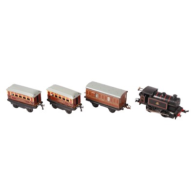 Lot 67 - Hornby, small quantity of O gauge clockwork model railway