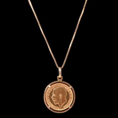 Lot 128 - A Gold Full Sovereign Coin pendant and chain.