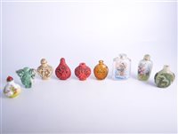 Lot 48 - Chinese reverse decorated glass snuff bottle,...