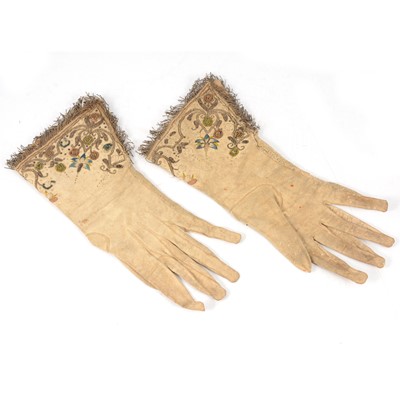 Lot 155 - A pair of white leather and embroidered gloves, late 16th Century