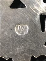 Lot 29 - French style single handle silver porringer, makers mark IA, possibly Jersey, late 17th century.