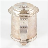 Lot 84 - James II silver tankard, maker's mark three pelicans in a shield (?), London 1685, with replaced lid