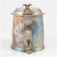Lot 106 - James II silver tankard, indistinct maker's mark, London, 1685.