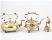Lot 174 - A box of decorative brass ware