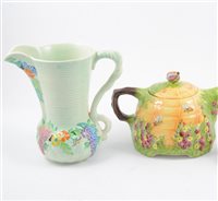 Lot 102 - Royal Winton limited edition Beehive teapot, and other Beehive related pottery