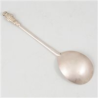 Lot 146 - Silver Apostle spoon, marks indecipherable, London, early 17th century.