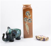 Lot 16 - Box of ceramics