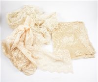Lot 224 - AMENDED - Collection of 19th Century/ early 20th Century lace