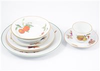Lot 67 - A large collection of Royal Worchester Evesham pattern dinner service