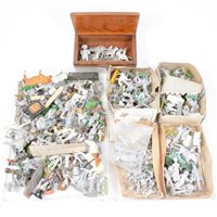 Lot 189 - Large quantity of white metal military war gaming figures