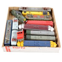 Lot 16 - OO gauge railways locomotives, including Tri-ang R351 electric 'Electra' engine