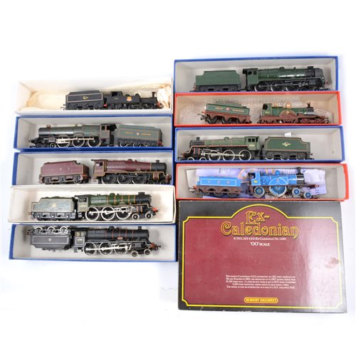 Lot 18 - OO gauge railway locomotives
