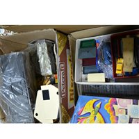Lot 5 - Hornby Tri-ang model railway, mostly good condition, small number of engines.
