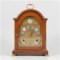 Lot 77 - Elliott mahogany cased bracket clock. gilt dial signed Beards of Cheltenham, movement striking on a bell, 25cm.