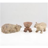 Lot 16 - A quantity of Chinese earthenware and pottery items