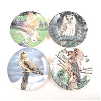 Lot 71 - Large collection of modern decorative wall plates, boxed with certificates (Approximately 150).