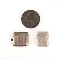 Lot 226 - An Edwardian silver vesta, Chester 1904, bright-cut engraved decoration, 4.5cm