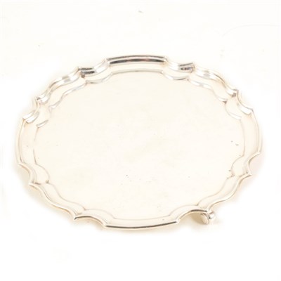 Lot 134 - Modern silver waiter, Joseph Gloster Ltd, Birmingham 1993