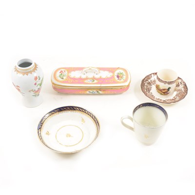 Lot 78 - Samson 'Chinese Armorial' vase shape tea caddy, 13cm; ...