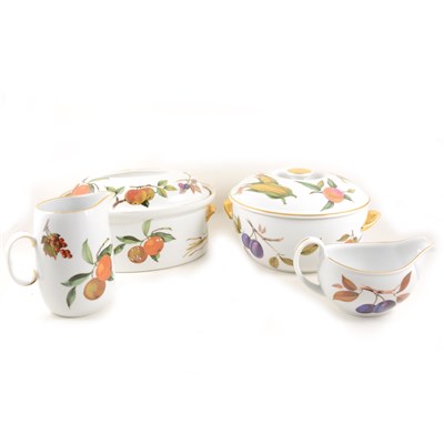 Lot 92 - Collection of Royal Worcester Evesham pattern tableware; ...