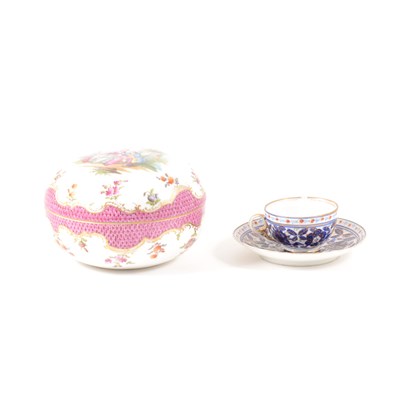 Lot 15 - Dresden porcelain circular-shape box, painted with figures in the manner of Watteau, ...