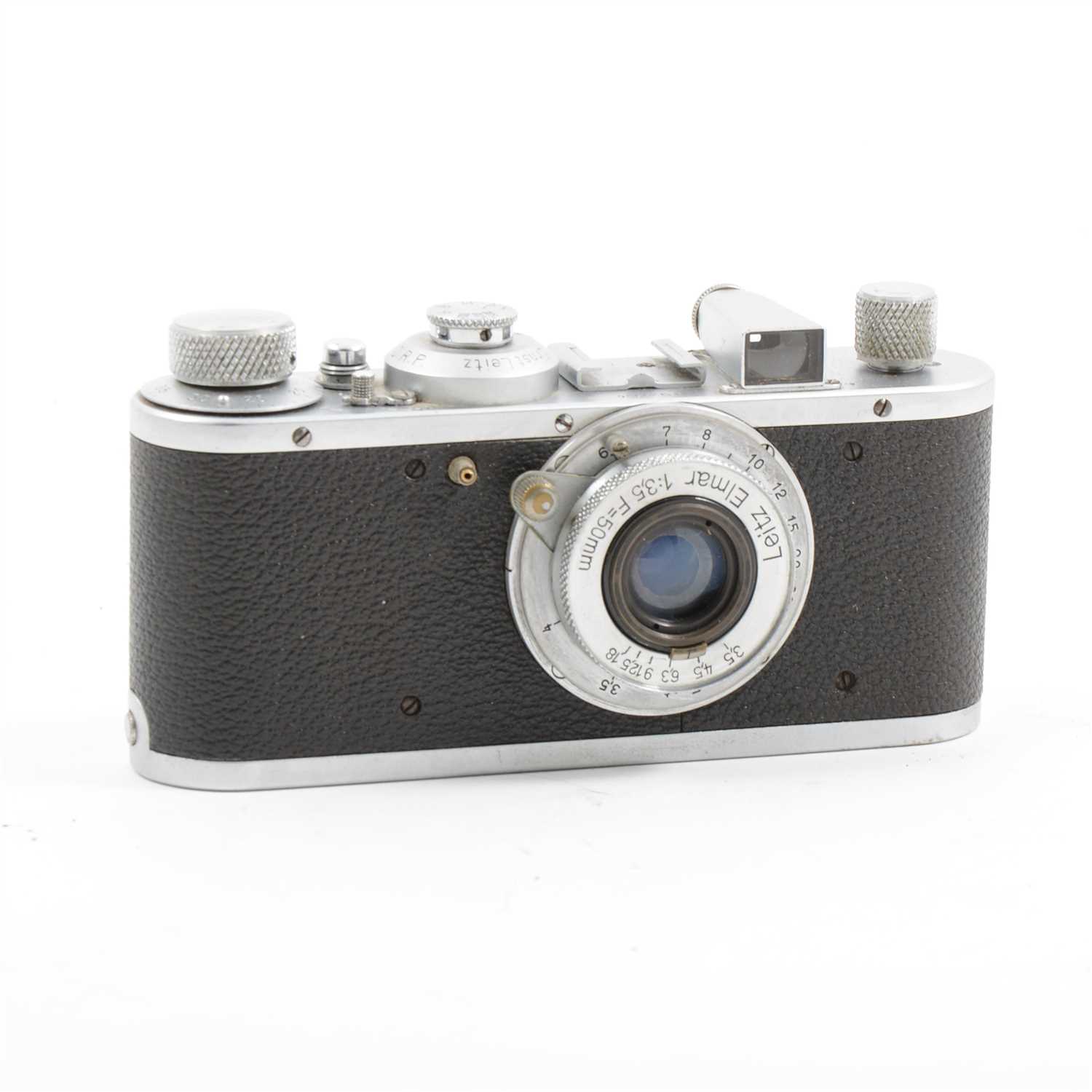 76 - A Leica Standard model E camera, circa 1937, with Leitz Elmar 1:35 F/50mm lens