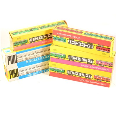 Lot 30 - Twenty HO gauge model railway passenger coaches by Piko / Schicht, all boxed.