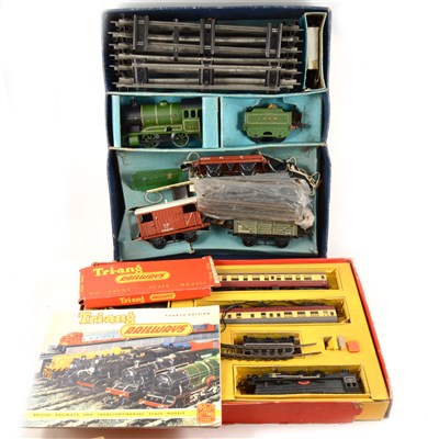 Lot 45 - Hornby O gauge model railways, 601 Goods Set and OO gauge R3A
