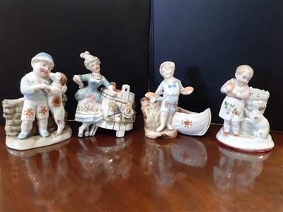 Lot 17 - Collection of sixteen fairings posies