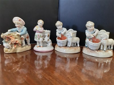 Lot 17 - Collection of sixteen fairings posies