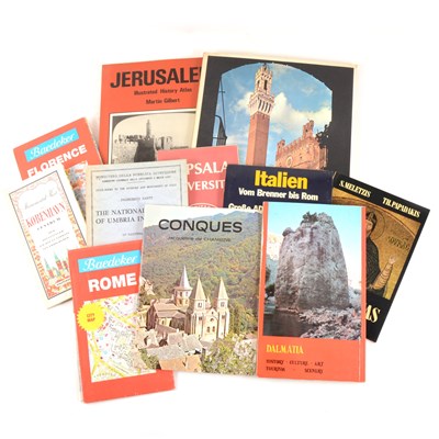 Lot 169 - A collection of modern postcards, art and architecture related, ...